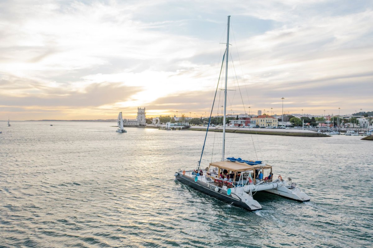 catamarã para 145 convidados