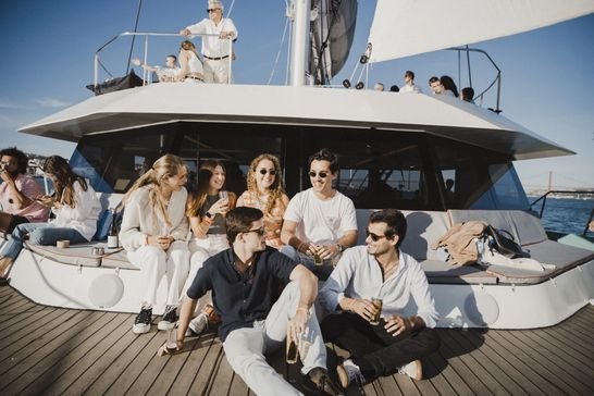 Aluguer Privado de Catamarã em Lisboa: O Guia de Seleção Definitivo para 2026